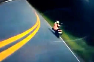 Lai Châu: Sơn nữ cong mông chạy xe ga xôn xao dân mạng