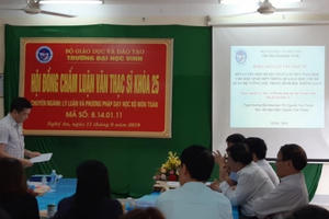 Nghệ An: Buổi bảo vệ luận văn đặc biệt dành cho người học viện "xấu số"