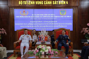 Hải quân Hoàng gia, Sở Chỉ huy Chiến thuật tiền phương và Cục Cảnh sát biển Campuchia thăm, chúc tết Bộ Tư lệnh Vùng Cảnh sát biển 4