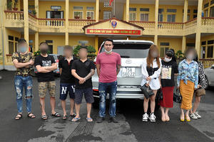 "Ổ nhóm" ma tuý trên xe vi phạm nồng độ cồn ở Hải Dương