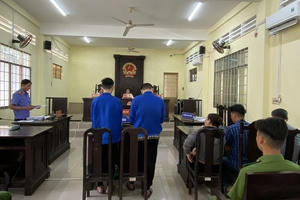 Hai ‘quý tử’ tuổi teen cướp giật giữa ban ngày tại Bến Nhứt