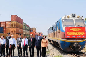 Chuyến tàu hỏa chở hàng đầu tiên của Trung Quốc đến Đồng Nai