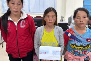 Người phụ nữ mang ma tuý giấu ở khe đá, rồi đến công an tự thú