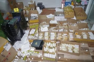 Sản xuất hàng chục nghìn chai nước hoa giả, thu lời bất chính 10 tỷ đồng