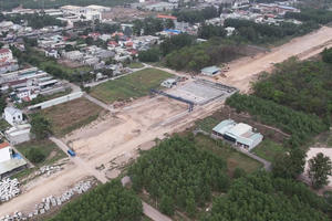 Tiếp tục gõ cửa từng nhà, vận động người dân giao đất làm cao tốc Biên Hòa - Vũng Tàu Tiếp tục gõ cửa từng nhà, vận động người dân giao đất làm cao tốc Biên Hòa - Vũng Tàu