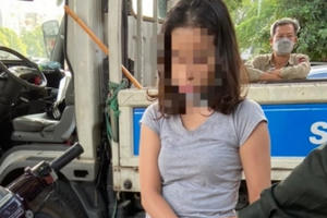 Bắt quả tang "hot girl" không giấy đi đường nhưng… có ma túy