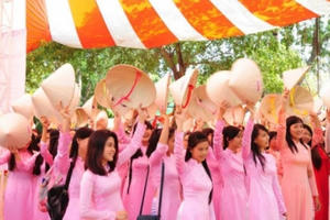Tưng bừng lễ hội: “Thành phố Hồ Chí Minh – Thành phố áo dài”