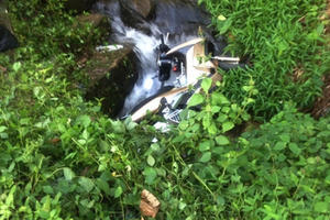 Lâm Đồng: Truy tìm xe khách vượt ẩu, ép xe máy lao xuống vực trên đèo Bảo Lộc