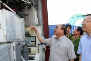 Phó Thủ tướng chỉ đạo xử nghiêm vụ mua bán máy móc thuộc diện cấm nhập khẩu