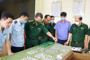 Khởi tố vụ vận chuyển vàng trắng, kim cương trị giá 15 tỷ đồng từ nước ngoài về cảng Hải Phòng