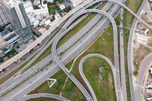 65 công trình giao thông ở TP.HCM khởi công, thi công trở lại