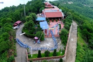 Biệt phủ trái phép trên vịnh Bái Tử Long: Chưa cưỡng chế vì vướng 'đại gia'?