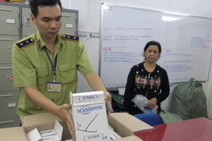 Truy quét 15 điểm kinh doanh sản phẩm giả thương hiệu tại TP HCM