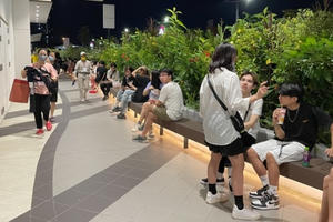 Trung tâm thương mại ở Hà Nội đông nghịt khách đêm rằm Trung thu