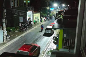 Tạm giữ hình sự người bố dùng dao đâm chết con ruột ở Hưng Yên