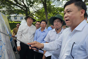 Chủ tịch HĐND TP HCM Võ Văn Minh thị sát công trình giao thông trọng điểm