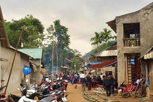 Án mạng bản Lốc: Vợ tử vong, chồng nguy kịch với nhiều vết đâm