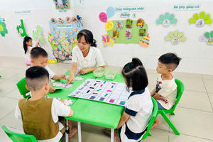 Đề xuất lãnh đạo trường mầm non phải trực tiếp tham gia dạy trẻ