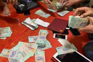 Hàng chục đối tượng đang "sát phạt" bất ngờ bị công an vây bắt