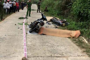 Xe máy gây tai nạn liên hoàn, 2 người thiệt mạng