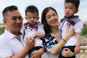 Phạm Thanh Thảo hạnh phúc bên chồng và 2 con ở tuổi 42