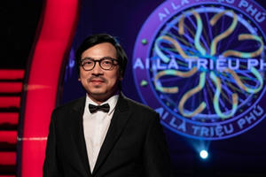 'Giáo sư Xoay' Đinh Tiến Dũng suýt bật khóc trong lần đầu dẫn 'Ai là triệu phú'