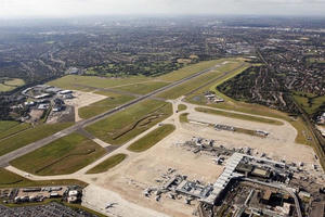 Anh biến sân bay Birmingham  thành nhà xác dã chiến khổng lồ