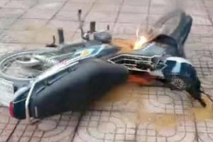 Hà Tĩnh: Khởi tố thanh niên đốt xe máy sau khi không xin được "bỏ qua" lỗi vi phạm