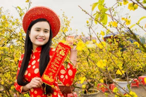 Hà Tĩnh: Mê mẩn ngắm nữ sinh lung linh xuống phố