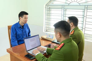 Khởi tố đối tượng quay clip rồi vòi tiền Cảnh sát giao thông