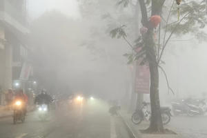 Hiện tượng sương mù dày đặc bao phủ khắp Hà Nội kéo dài đến bao giờ?