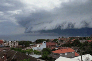 Tròn xoe mắt trước hiện tượng “mây sóng thần” hùng vĩ trên biển