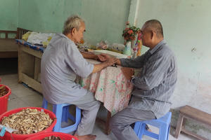 “Ông bà tiên” của những bệnh nhân nghèo “Ông bà tiên” của những bệnh nhân nghèo