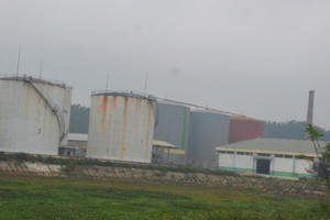 Quảng Nam: Nhà máy cồn Đại Tân đổ phế thải bừa bãi ra môi trường