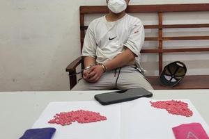 Điện Biên: Tóm gọn nam thanh niên giấu 400 viên ma tuý tổng hợp trong người đi bán