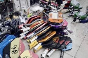 Bà Rịa - Vũng Tàu: Thu giữ nhiều cây vợt hàng không rõ nguồn gốc của môn thể thao nổi tiếng