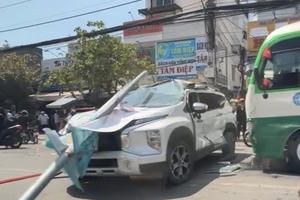 3 xe ô tô va chạm liên hoàn khiến 2 người trọng thương