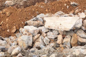 Cận cảnh những "vết lở loét" kè đê sông Lương