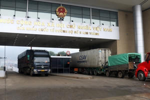 Chủ tịch tỉnh Lào Cai yêu cầu đảm bảo hoạt động thông quan hàng hóa tại các cửa khẩu
