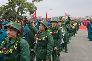 Gần 2.200 tân binh “vùng Mỏ” hăng hái lên đường nhập ngũ