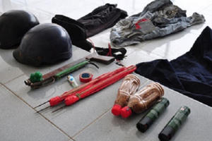 Dùng súng tự chế đi trộm chó Dùng súng tự chế đi trộm chó