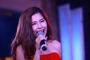 Lưu Kỳ Hương "bùng cháy" trong đêm liveshow "Chuyện tình em" Lưu Kỳ Hương "bùng cháy" trong đêm liveshow "Chuyện tình em"