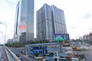 Đại gia mới nổi chi 751 triệu USD mua lại Capital Place là ai? Đại gia mới nổi chi 751 triệu USD mua lại Capital Place là ai?