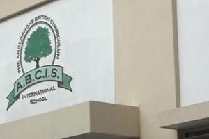 Trường quốc tế: "Vàng, thau lẫn lộn"