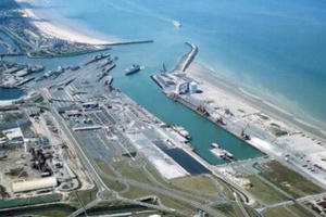 Slide - Điểm tin thị trường: 14.000 tỷ đồng đầu tư cảng nước sâu ở Quảng Trị