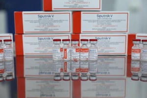 Lô vaccine Sputnik V đầu tiên do Việt Nam gia công được gửi sang Nga, chờ kiểm nghiệm Lô vaccine Sputnik V đầu tiên do Việt Nam gia công được gửi sang Nga, chờ kiểm nghiệm