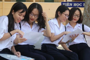 Học sinh Hà Nội thi thử kỳ thi THPT Quốc gia 2018 vào tháng 3