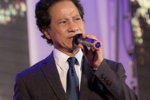 "Đại thắng" ở Buôn Ma Thuột, Chế Linh làm tiếp liveshow tại Phan Thiết