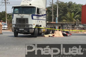Bình Dương: Container tông xe máy, 1 người tử vong