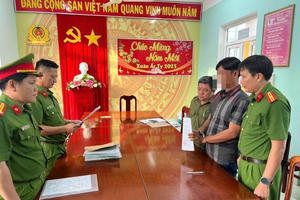 Kiên Giang: Vận chuyển trái phép hải sản từ nước ngoài về đất liền Việt Nam, người đàn ông bị bắt tạm giam Kiên Giang: Vận chuyển trái phép hải sản từ nước ngoài về đất liền Việt Nam, người đàn ông bị bắt tạm giam